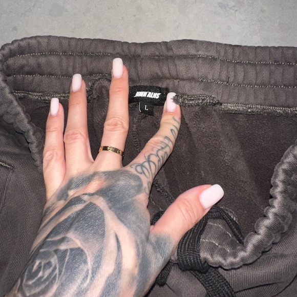 HMN ALMS SWEATPANTS - SIZE M - Picture 9 of 9